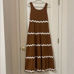 Pretty Garden dress size small NWT